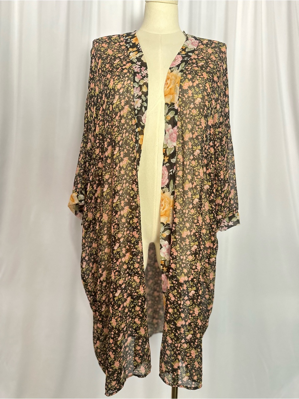 American Eagle Floral Open Front Kimono Cardigan | Medium | Boho Duster(1398) - Picture 3 of 12